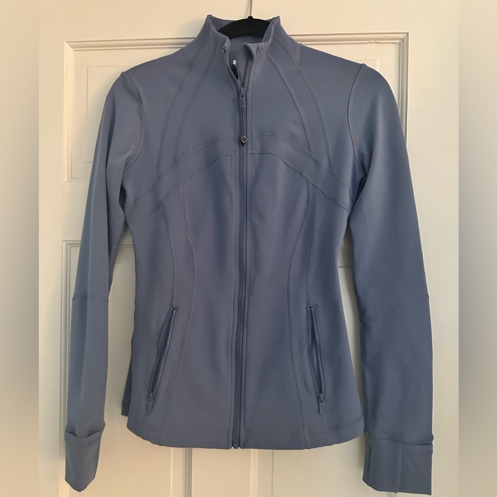 Lululemon Define like new jacket, size 6.
